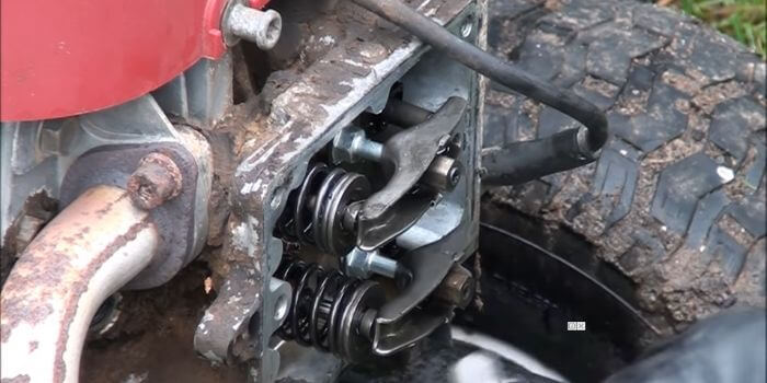 How a Lawn Mower Engine Works