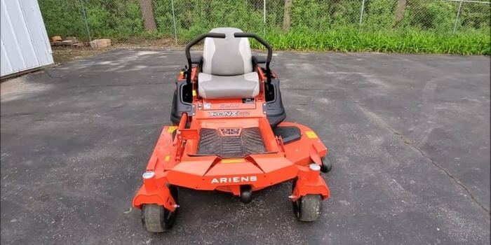 How long do riding lawn mowers last usually